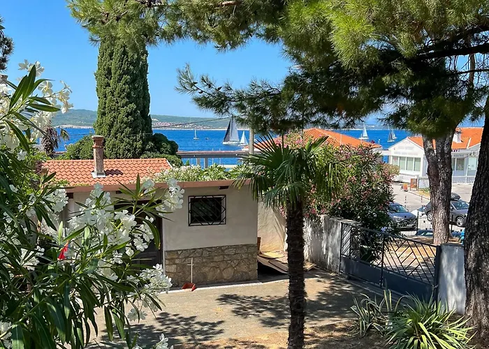 Lovely By The Sea - Happy * Selce